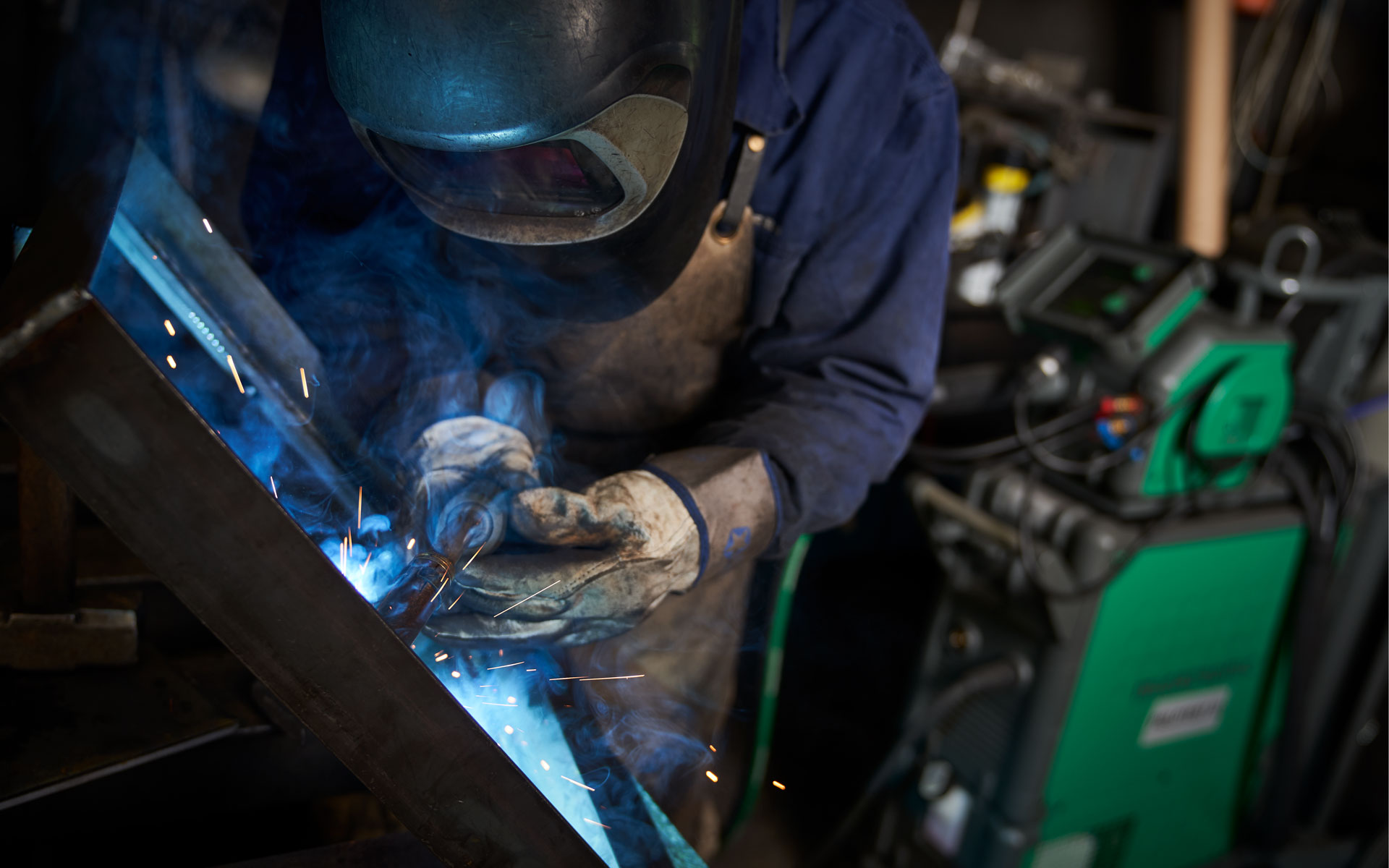 Welder and Sigma Select welding a workpiece