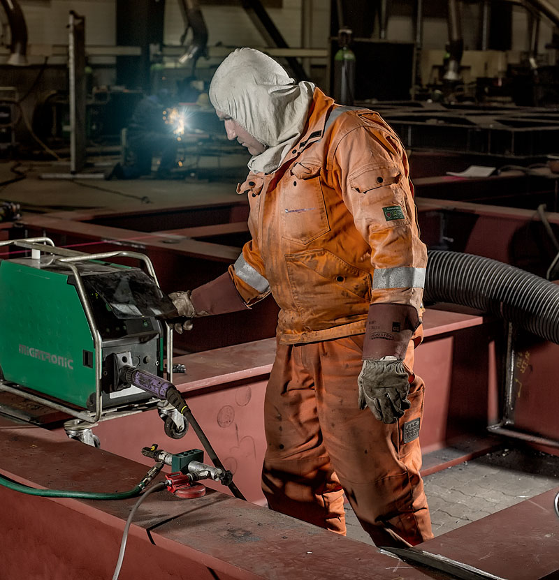 Welder configuring the Sigma welding machine